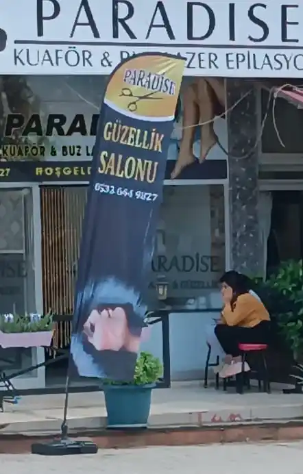 bayan-kuaforu-yelken-bayragi-32